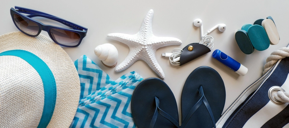 Travel essentials at the beach – arrive relaxed